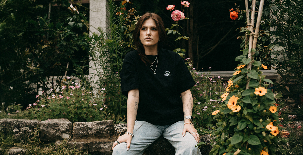 running low, T-Shirt - Black